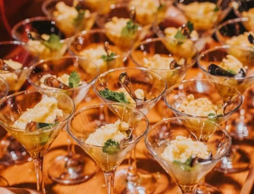Gato Negro Buffet & Negro Bar