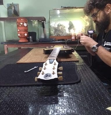 Dn’A Guitars