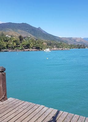 Pier da Praia do Pinto e Ponta Azeda