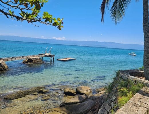 Pier da Praia do Pinto e Ponta Azeda