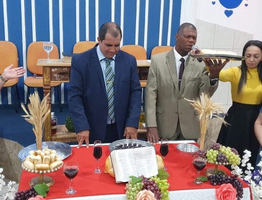 Igreja Pentencostal Família Projetada por Deus