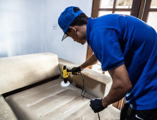 Limpeza de Sofá – Ilha Higienizações