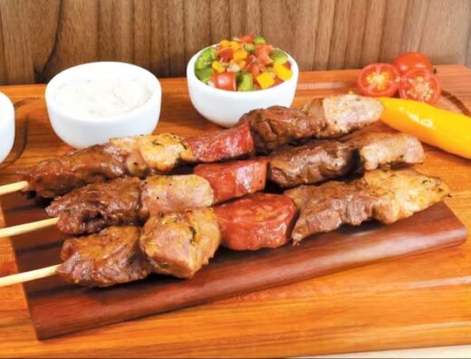 Espetinhos e Churrasco na Barca